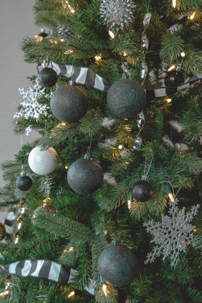 How to Make DIY Black Glitter Christmas Ornaments