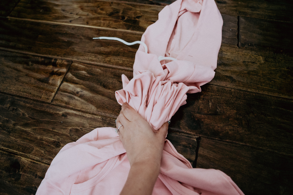 Cómo hacer sudaderas tie dye en casa - Instagram Fashion - Blogger Style - Celebrity Style - Erin Aschow - Ice Cream Neon Dreams