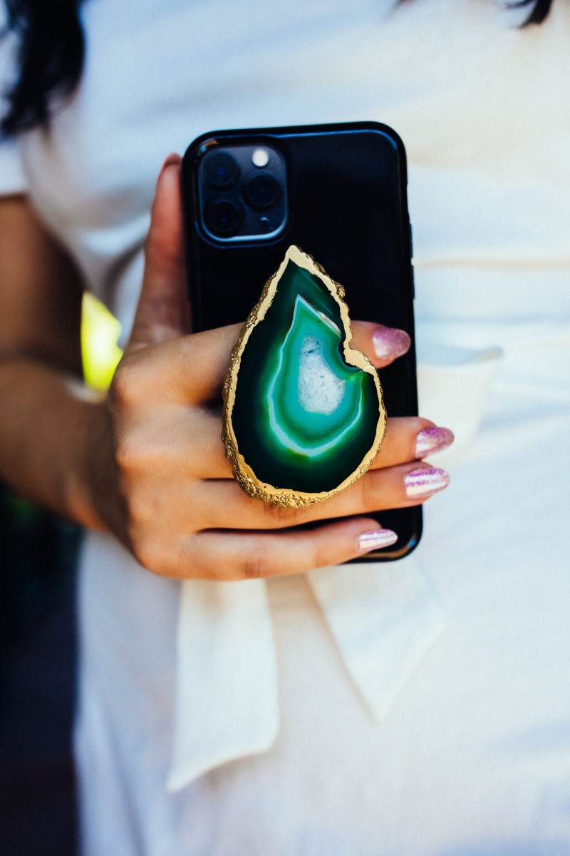 HOW TO MAKE A CHIC DIY CRYSTAL POPSOCKET PHONE CASE